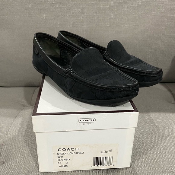 COACH Blk Signature Moccasins Sz. 6.5 - Picture 1 of 5